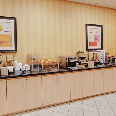 Ramada Inn By Wyndham Fairfield Nj Exterior foto