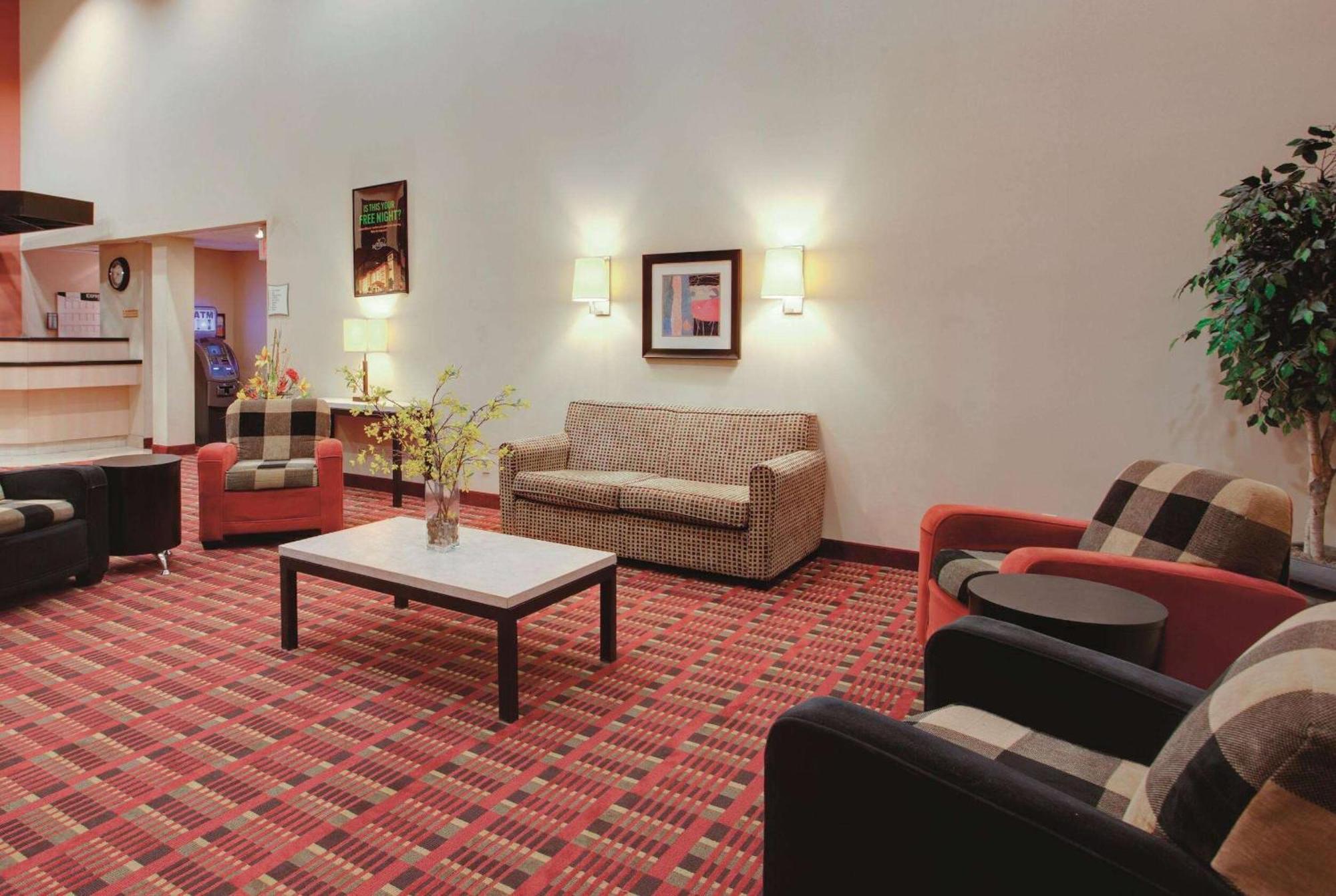 Ramada Inn By Wyndham Fairfield Nj Exterior foto